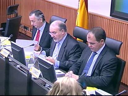 Gobierno y oposición coinciden en defender la solidez de los bancos españoles