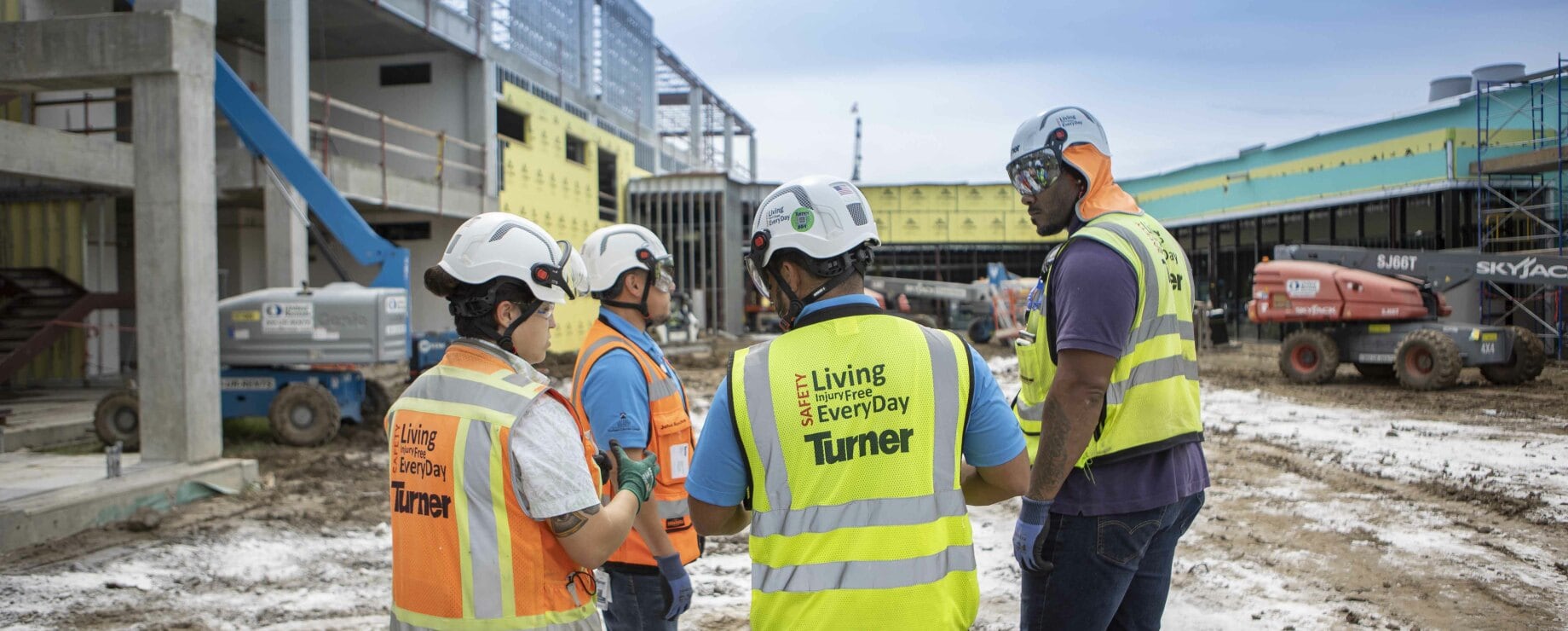 Trabajadores de la constructora Turner, filial de ACS.