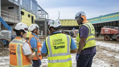 Trabajadores de la constructora Turner, filial de ACS.