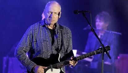 Mark Knopfler en un cocierto en Pirineos Sur en 2015.