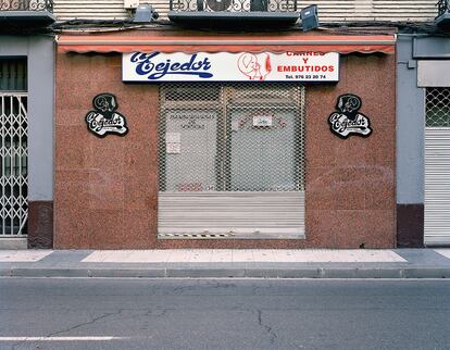 "No hay ninguna placa. Lo prefiero así: un lugar anónimo, aunque no para nosotros". Manuel Giménez, de 33 años, hijo de Manuel Giménez Abad, presidente del PP de Aragón, asesinado el 6 de mayo de 2001, cuando se dirigía al fútbol, en la calle de las Cortes de Aragón, número 9 (Zaragoza). Eran las 18.20.