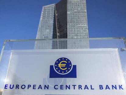 Fotograf&iacute;a de archivo tomada el 1 de julio de 2015 que muestra la sede del Banco Central Europeo (BCE) en Fr&aacute;ncfort (Alemania).