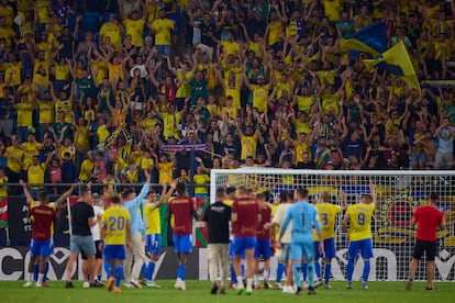 Jugadores del Cádiz celebran el triunfo ante el Villarreal, el 1 de septiembre, en el estadio Nuevo Mirandilla.