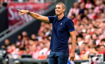 El entrenador del Athletic, Gaizka Garitano, contra el Alavés.