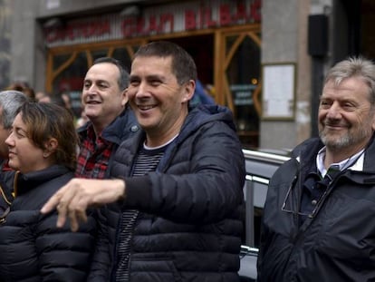 Otegi, el domingo, en la manifestaci&oacute;n promovida por exreclusos de ETA en Bilbao.