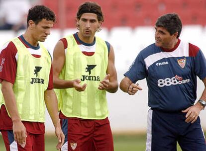 Juande da instrucciones a Boulahrouz y Escudé