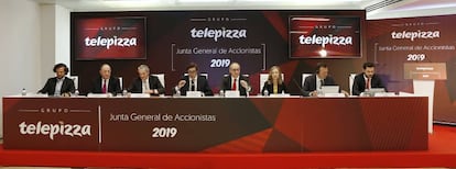 El anterior consejo de administración de Telepizza, en la junta general de accionistas celebrada en junio pasado