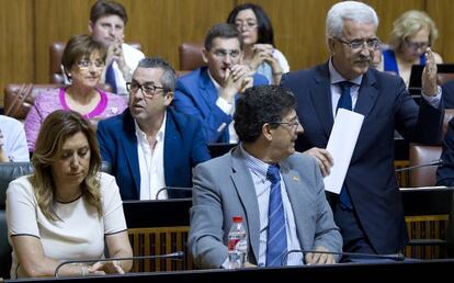 Díaz, Valderas y Jiménez Barrios, en el pleno del Parlamento del 11 de junio.