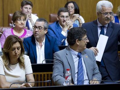 D&iacute;az, Valderas y Jim&eacute;nez Barrios, en el pleno del Parlamento del 11 de junio.