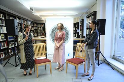 Pilar Piñón, Marisol Mena y Rita Maestre, ayer durante la presentación de la iniciativa.