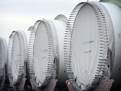Turbinas eólicas de Siemens Gamesa listas para ser transportadas en puerto de Hull (Inglaterra), el pasado febrero.