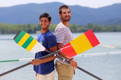 Els germans Pau i Xavi Vela, sota diferent bandera.