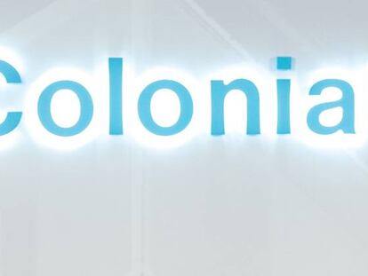 Logo de Colonial en su junta de accionistas.