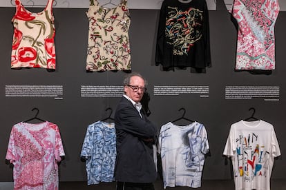 Pedrín Errando, entre camisetas de Tráfico de moda.