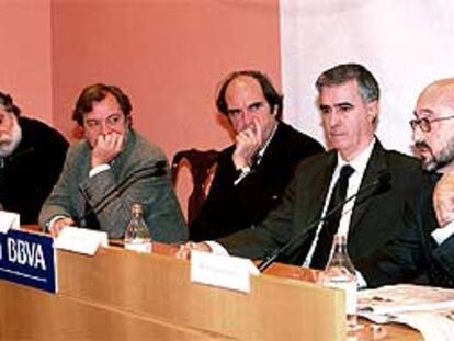 Estefanía, Cebrián, Gabilondo, Rafael Pardo y Pere Puigdomènech, ayer en la fundación BBVA.