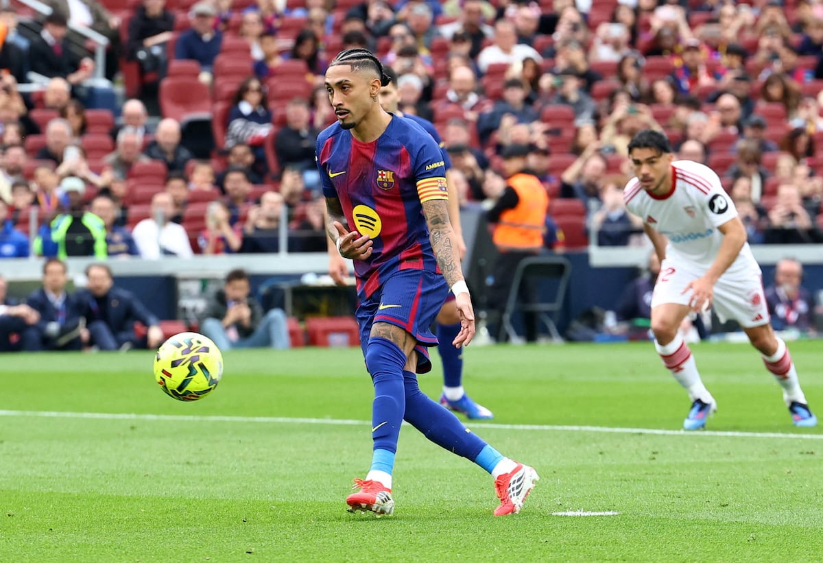 El Barcelona recupera al mejor Raphinha ante el Sevilla
