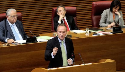 El presidente de la Generalitat, Alberto Fabra, este jueves en las Cortes.