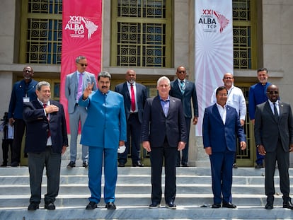 Los presidentes de Cuba, Miguel Diaz-Canel (centro); Venezuela, Nicolás Maduro (segundo por la izquierda); y Bolivia, Luis Arce (segundo por la derecha), el viernes en la Cumbre de la Alianza Bolivariana celebrada en La Habana.