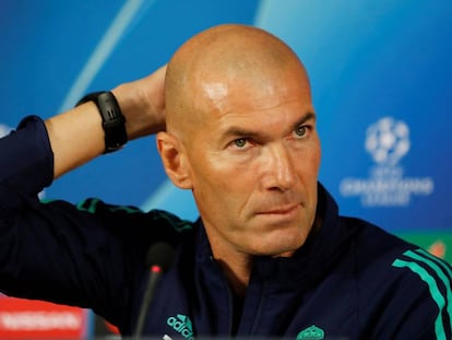 ZIdane, durante la rueda de prensa en Estambul.