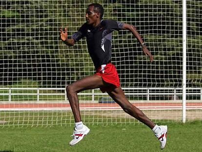 Alemayehu Bezabeh, ayer, entrenándose en Madrid.