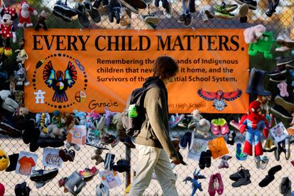 en Canadá niños indígenas que sobrevivieron a los albergues, sus familias y comunidades de Ottawa.