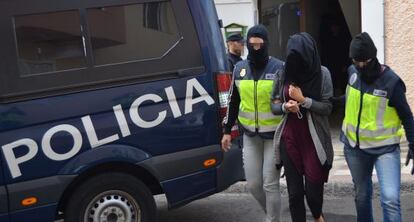 A photo of the arrest in the Canaries supplied by the National Police.