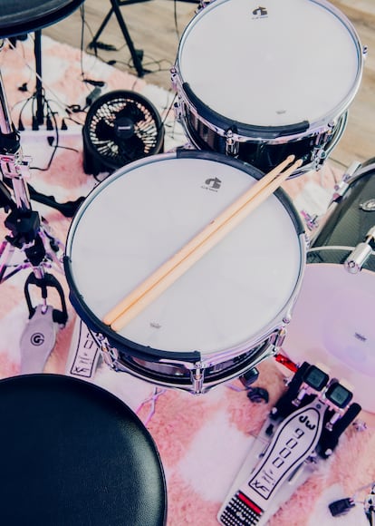 Las baquetas personalizadas de marca Meinl que utiliza Rybalchenko.