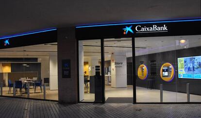 Una oficina de CaixaBank