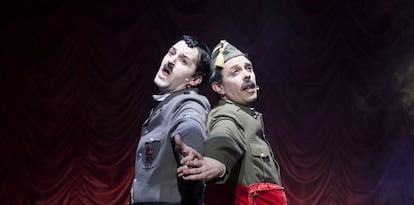 Miguel Ángel Jiménez y Juan Carlos Mestre, parodiando a Hitler y Franco.