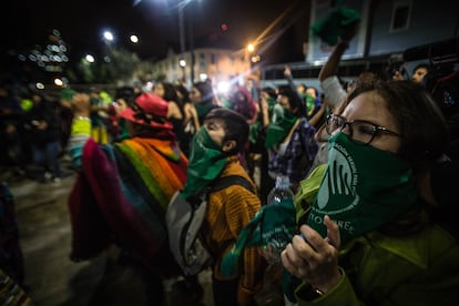 Mujeres protestan a favor del aborto en Quito, Ecuador, el 17 de septiembre de 2019.