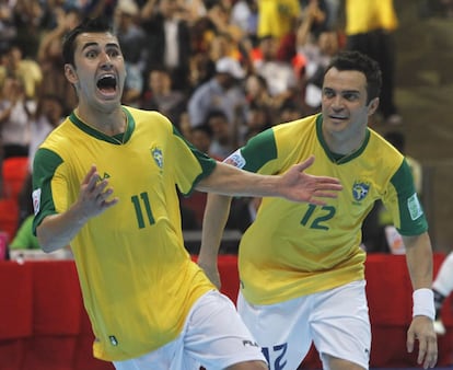 Neto celebra el gol de la victoria.