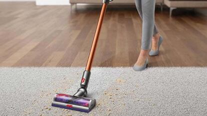 Consigue una nueva aspiradora, una plancha o un purificador de aire con fuertes descuentos en Dyson.