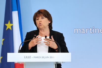 Martine Aubry anuncia su decisión de presentarse a las primarias del Partido Socialista para elegir al rival de Nicolas Sarkozy en las elecciones del próximo año.