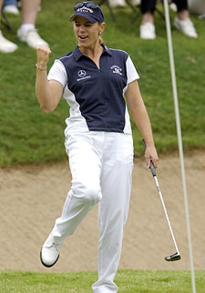 Sorenstam celebra uno de sus golpes.