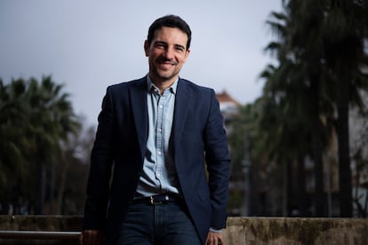 Manu Reyes en el balcón del Ayuntamiento