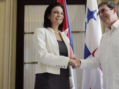 La vicepresidenta de Panam&aacute; con el canciller cubano en La Habana.