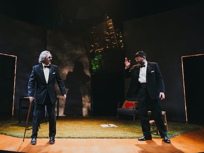 Jesús Noguero (izquierda) y Javier Lara, en un ensayo de 'El pato salvaje', dirigida por Carlos Aladro.