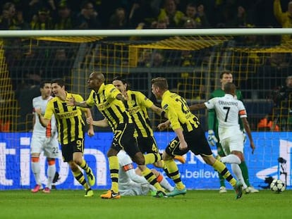 Santana celebra el gol que ha marcado, el primero del encuentro.