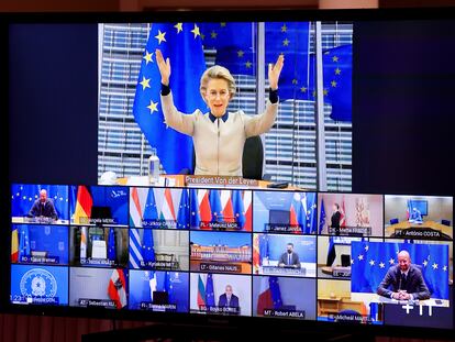 Ursula von der Leyen, durante su intervención en la cumbre europea por videoconferencia, en la sede del Consejo de la UE, este jueves en Bruselas.