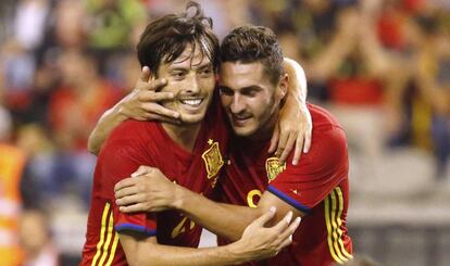 Silva y Koke celebran el primer gol ante B&eacute;lgica