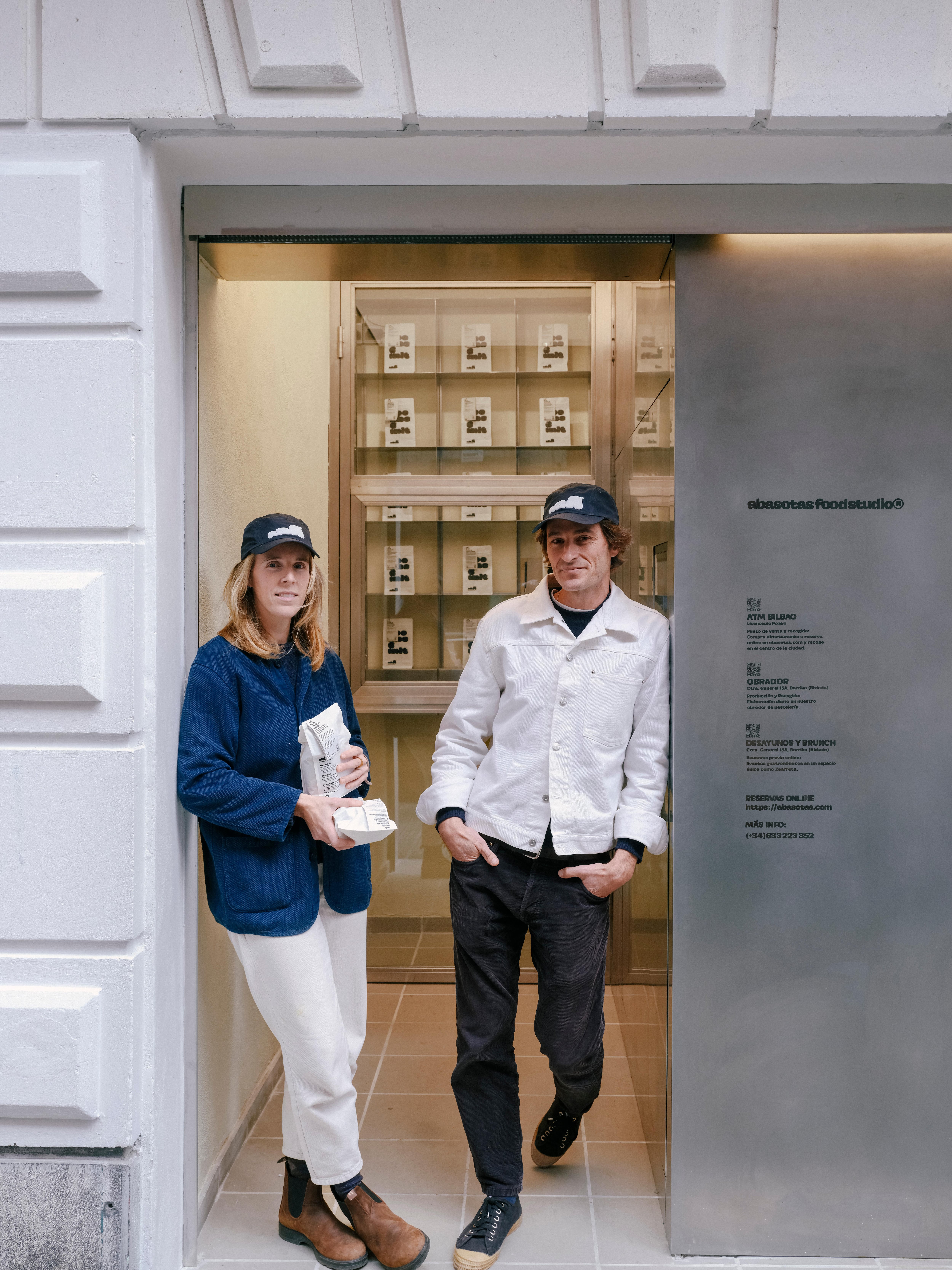 ATM, la máquina dispensadora de tartas y galletas artesanas elaboradas en un caserío de Bilbao