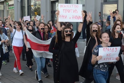 Manifestación estudiantil contra Lukashenko y en solidaridad con los presos políticos, este martes en Minsk.