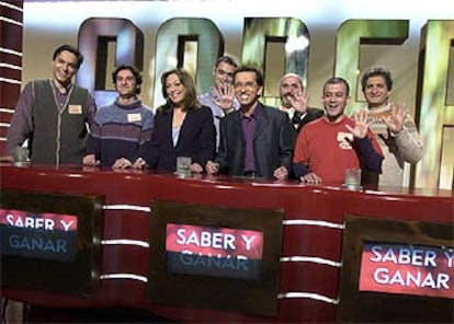 El equipo de <i>Saber y ganar</i> celebra el quinto aniversario del programa.