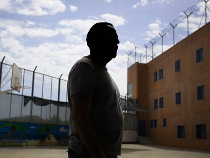 Miqui (nombre ficticio) se recupera de un brote psic&oacute;tico en la unidad hospitalaria psiqui&aacute;trica del centro penitenciario Brians I. 