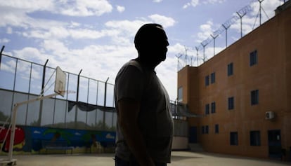 Miqui (nombre ficticio) se recupera de un brote psic&oacute;tico en la unidad hospitalaria psiqui&aacute;trica del centro penitenciario Brians I. 