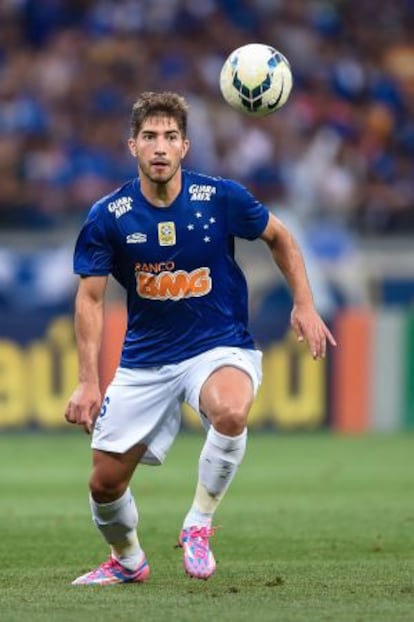 Lucas Silva en un partido con el Cruzeiro.