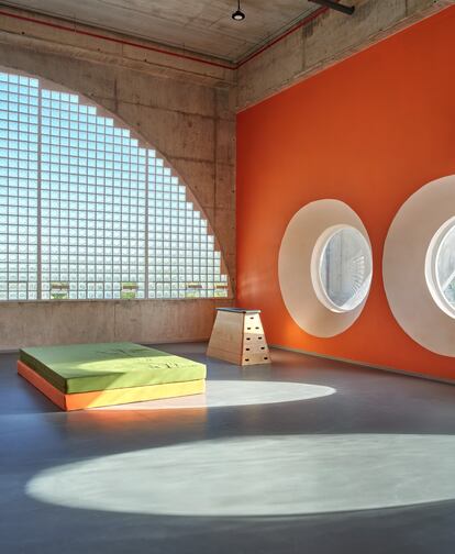 El interior del Reggio School, diseñado por Andrés Jaque.