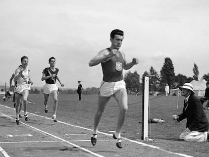 Zamperini gana en Seattle, en 1939, la milla del campeonato universitario de EE UU.