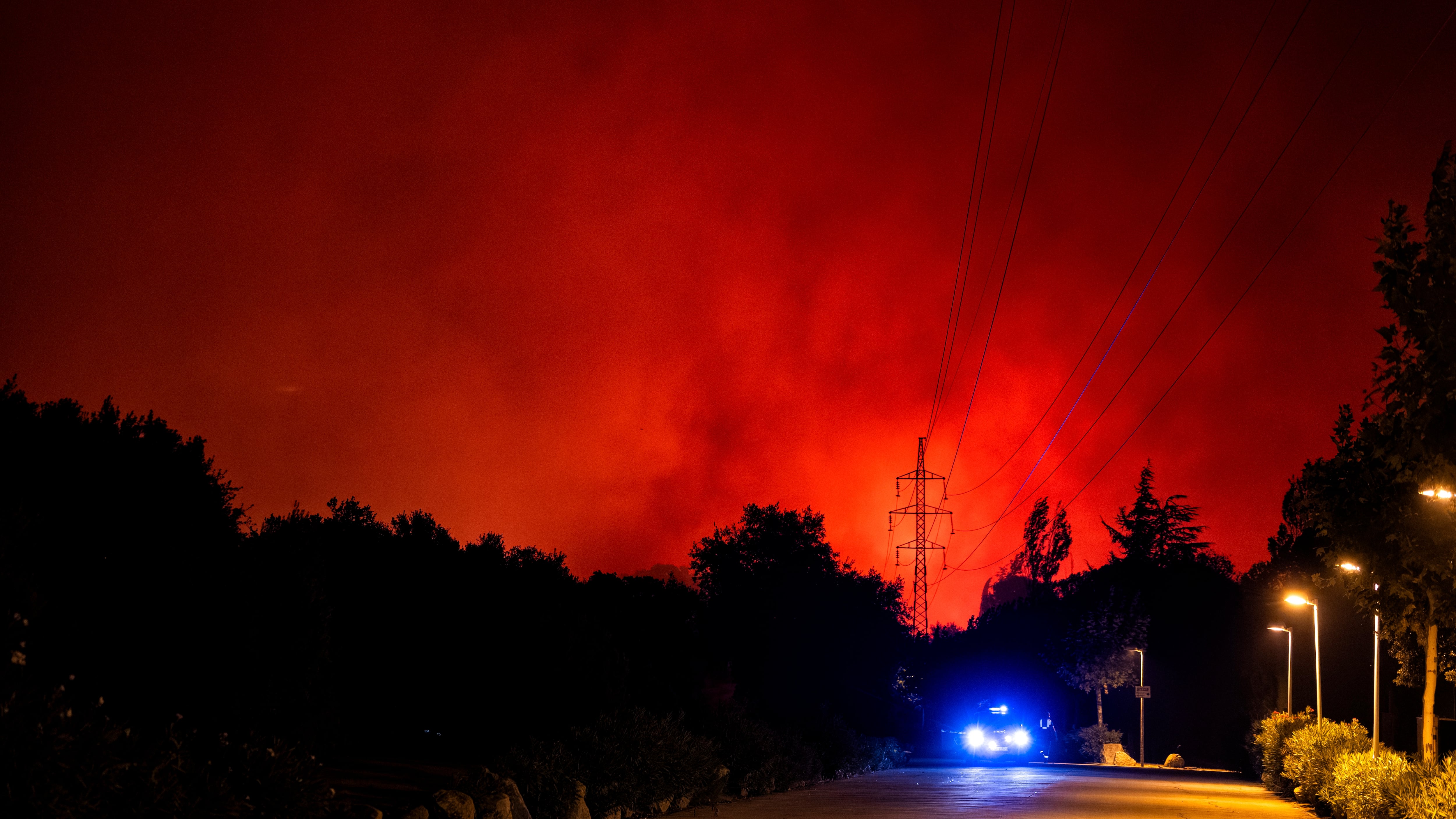 La noche en la que Tres Cantos aguantó la respiración: “Cuando nos hemos dado cuenta estábamos rodeados por el fuego”