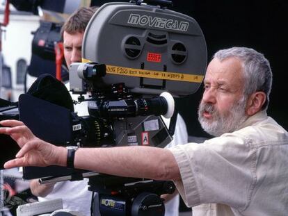 El director Mike Leigh, en un momento del rodaje de 'Mr. Turner'.